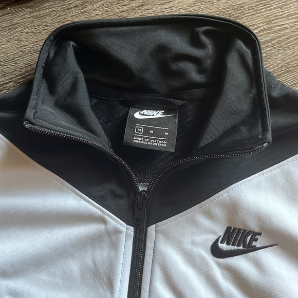 Nike Cropped Zip Running Jacket 